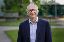 Jarosław Prugar, Zastępca Kanclerza ds. Eksploatacji Warszawskiego Uniwersytetu Medycznego, zdjęcie portretowe